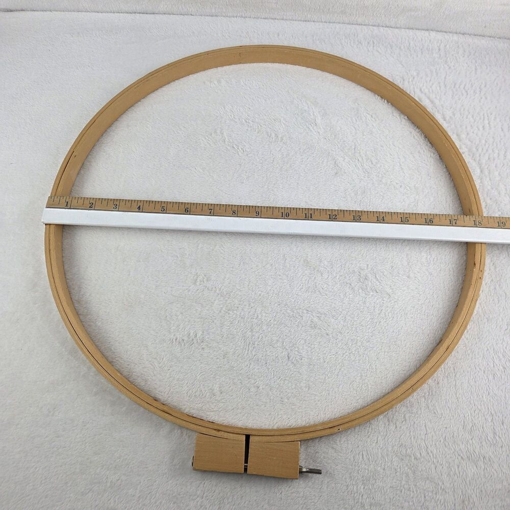 Vintage Large 18" Wooden Embroidery Hoop Frame Wing Nut Closure Made In Taiwan - Picture 5 of 6